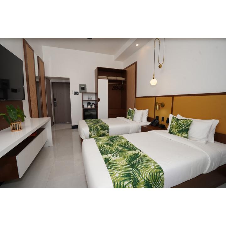 Studio Twin (Garden View)