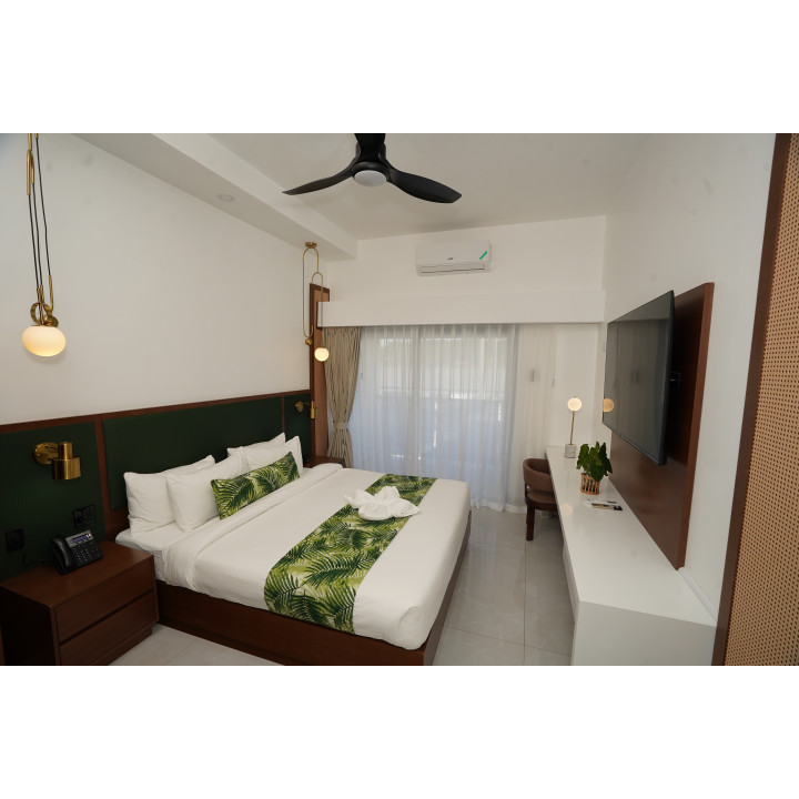 Studio King (Garden View)