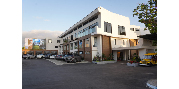 Spacious Parking